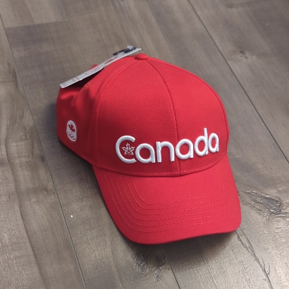 Red Canada Baseball Cap - Picture 7 of 9